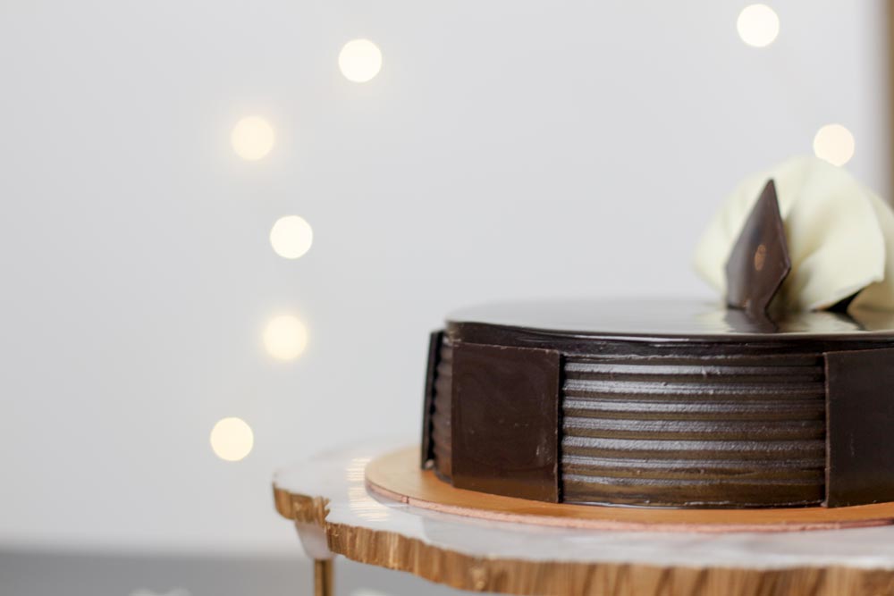 Buy Dutch Chocolate Cake - Bakers On Wheel | #1 Homebakers